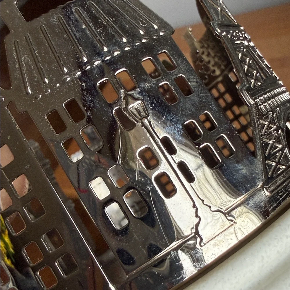 Bath & Body Works Emily in Paris Cityscape 3-Wick Candle Holder Silver / Chrome - Picture 7 of 16
